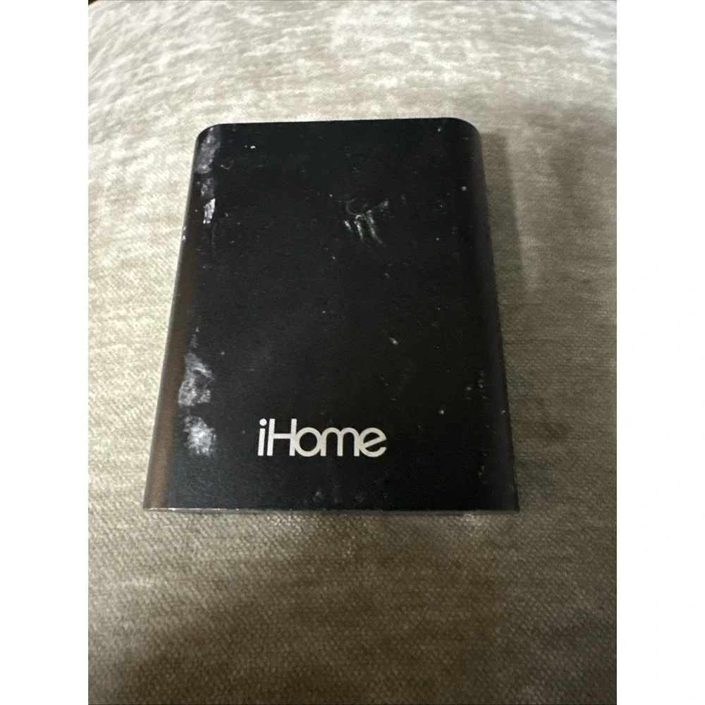 iHome Rechargeable External Portable Battery Charger Power‎ Bank 10000 mAh